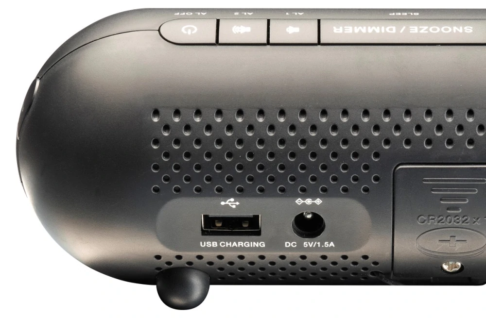 Radiobudík s projekcí času a USB nabíječkou Denver CPR-700