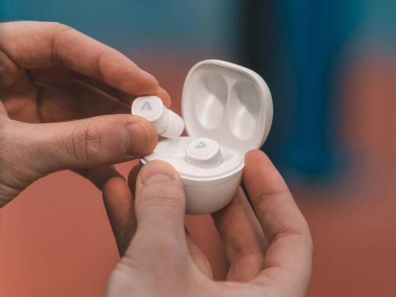 Sluchátka LAMAX Dots2 Wireless Charging - bílá