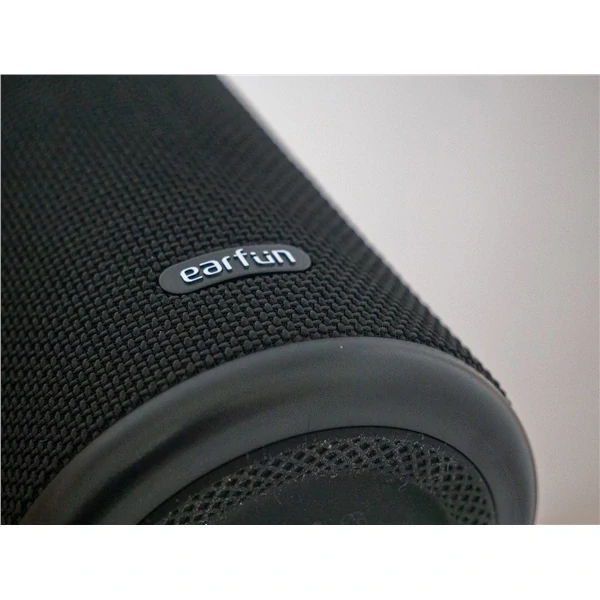 Přenosný reproduktor EarFun SP200B, černý