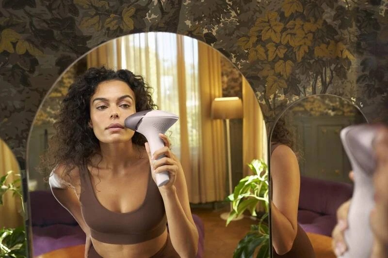 Epilátor Philips Lumea IPL Series 9900 BRI977/00