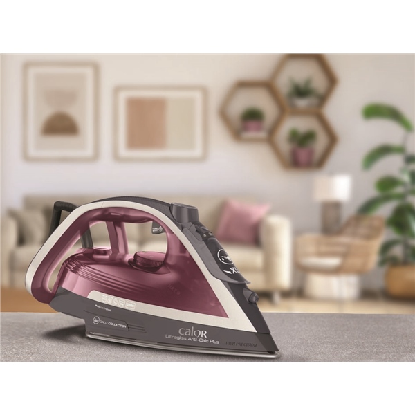 Žehlička Tefal FV6840E0 Ultragliss Plus
