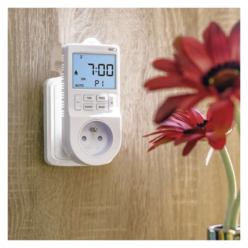 Termostat do zásuvky s funkcí digitálního časovače 2v1