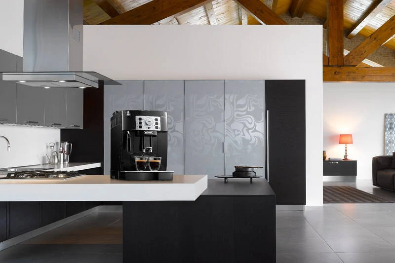  Espresso De'Longhi Magnifica S Ecam 22.112 B černé